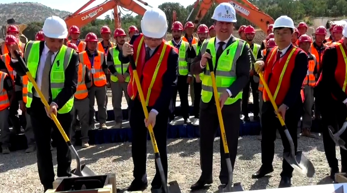 Basbakan Barzani, Erbil'de çimento fabrikasinin temelini atti