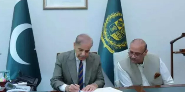 Pakistan’da geçici hükümetin basbakani Hak Kakar oldu