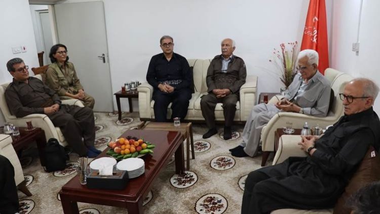 Iki Rojhilat partisi anlasma sagladi