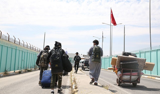 Guardian: Türkiye Suriyelilerin sinir disi islemlerini hizlandirdi