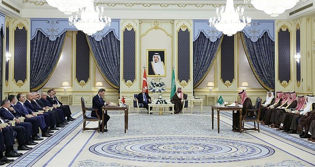 Türkiye ile 'O' ülke arasinda 5 anlasma imzalandi