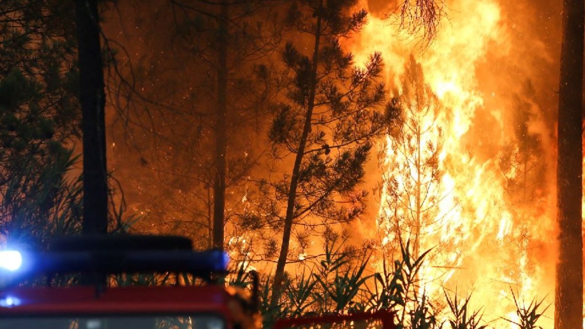 Yunanistan’da göçmenler yanginin ortasinda mahsur kaldi!