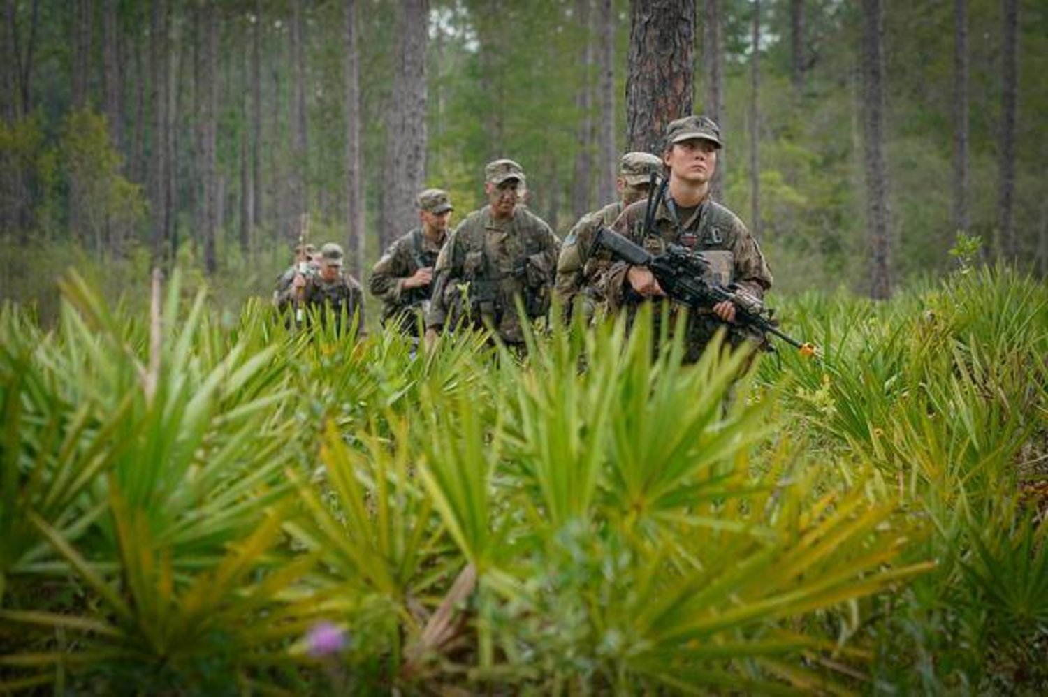 WSJ: Çin'in ABD askeri üslerine sizmasi endiseleri artirdi
