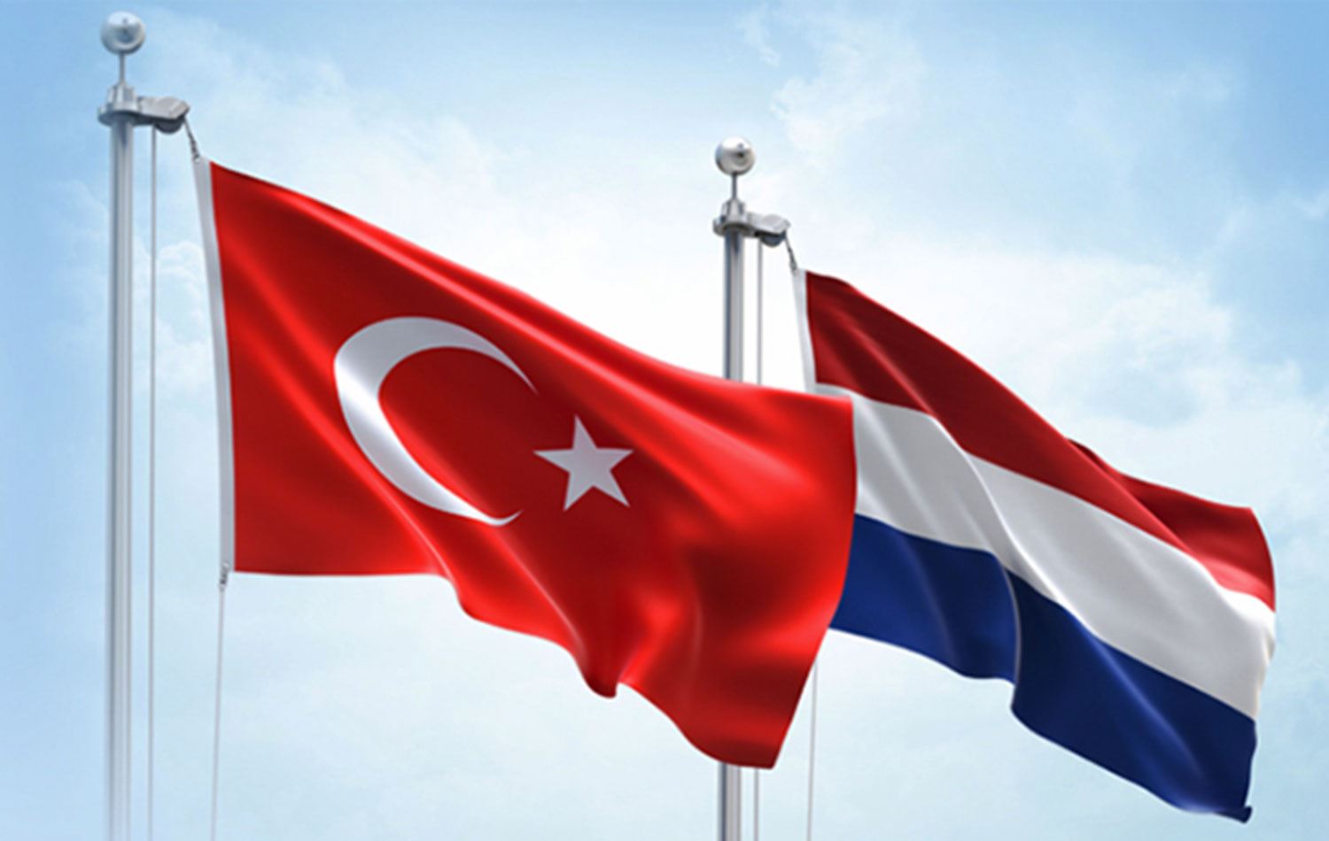 Türkiye’den, Hollanda'da Kur'an-i Kerim yakilmasina tepki!