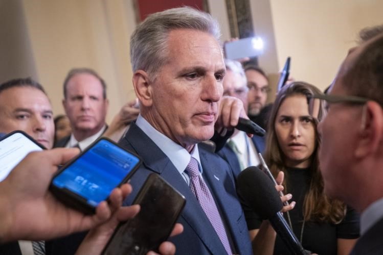 ABD tarihinde bir ilk: Koltugundan oldu!