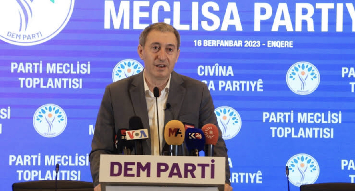 Peyama Bakirhan a ji bo AKP û CHPê: Em ne kelûpela alîkariya destpêkê ya tu kesî ne