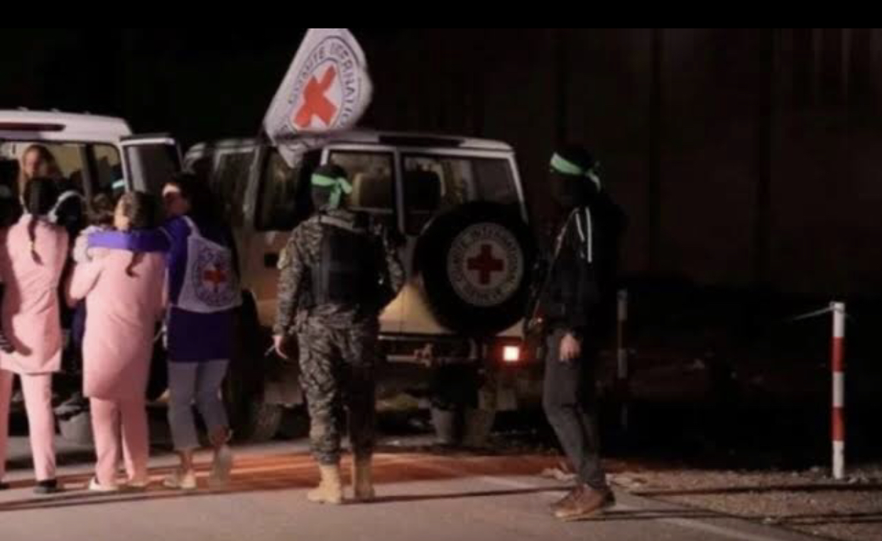 Hamasê 10 dîlên din serbest berdan