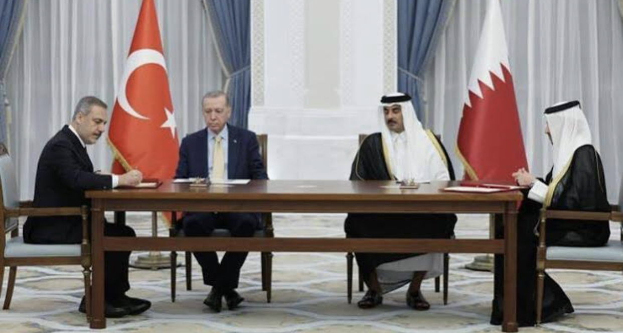 Türkiye ile Katar arasinda 12 anlasma imzalandi