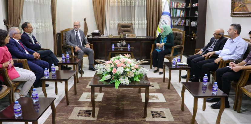 Macron’un görevlendirdigi heyet Rojava’da: Kürtlere selamlarimi iletin