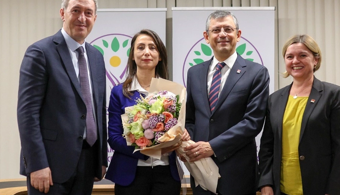 Özgür Özel’den DEM Partiye ziyaret