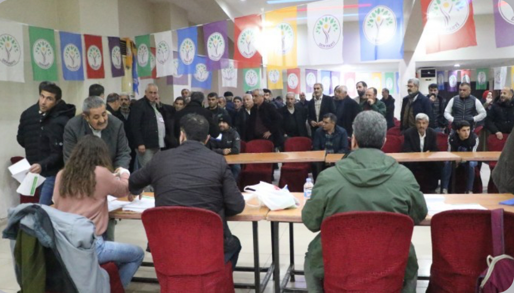 Diyarbakir | DEM Parti'nin adaylari için halk oylamasi basladi