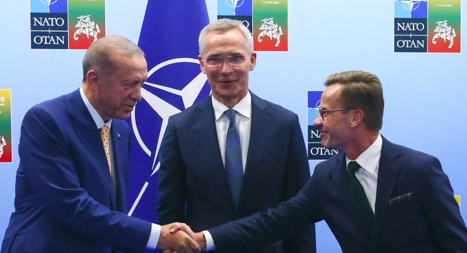 Türkiye, Isveç’in NATO'ya üyeligini görüsecek