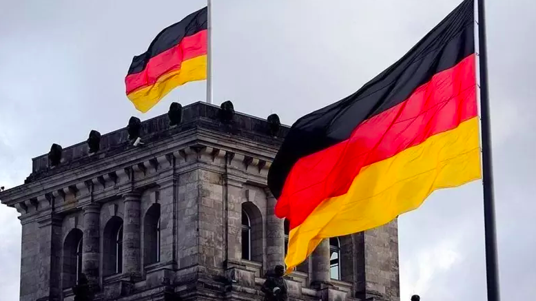 Almanya: Saldirilari siddetle kiniyoruz!