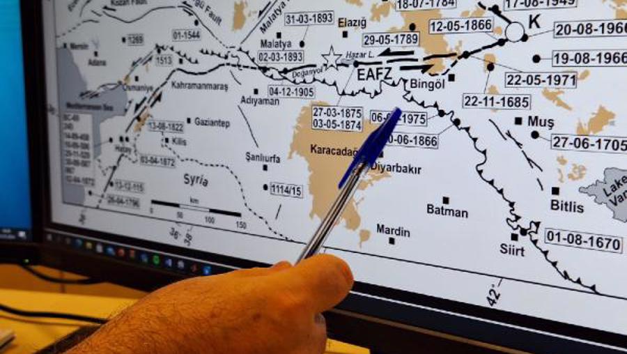 "Elazig-Bingöl fayi 7'lik deprem olusturabilir"