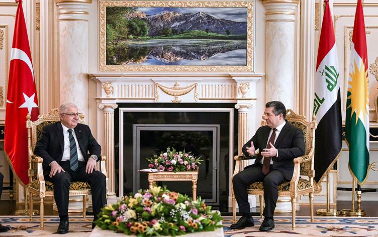 Basbakan, Türkiye Milli Savunma Bakani ile beraberindeki heyeti kabul etti