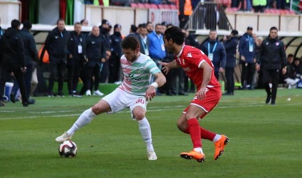 Amedspor taraftari ile 64 haftanin ardindan bulustu