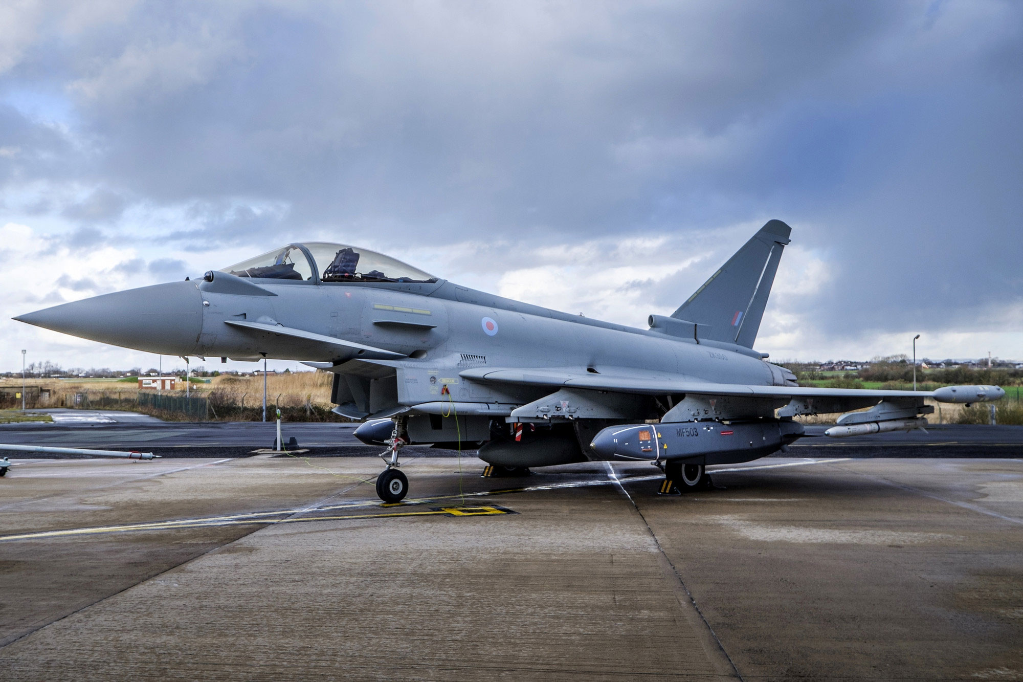 Ingiltere, savas uçaklarini Irak ve Suriye'den çekiyor