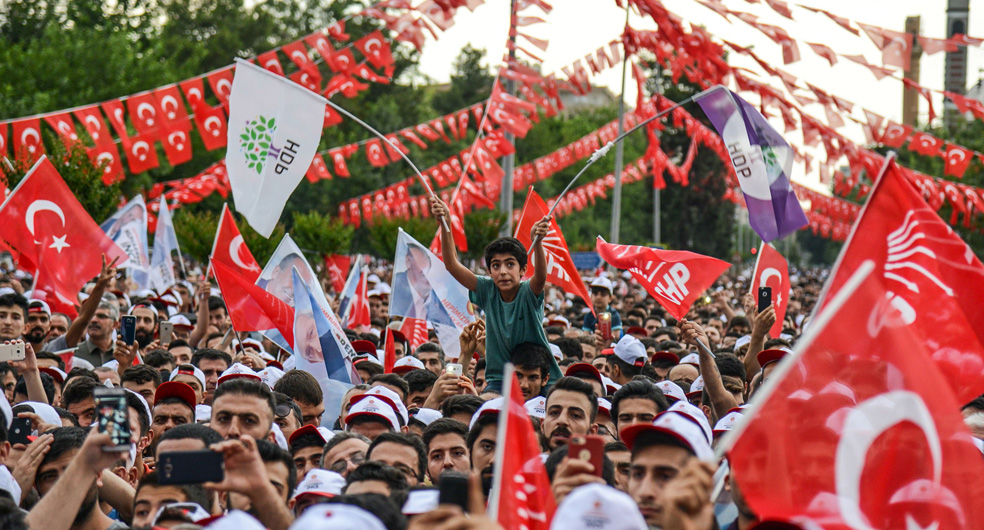 CHP: Artik baris dilini konusmaliyiz