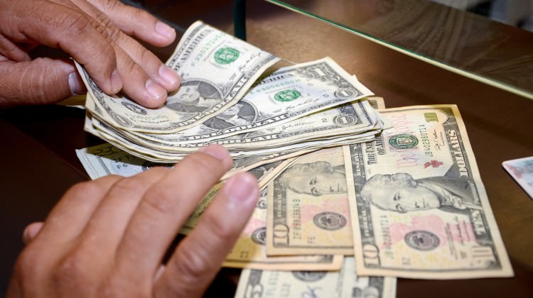 Reuters anket yapti: Iste Eylül ve yil sonu dolar tahmini