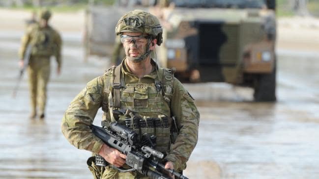 Ingiltere askeri birlikleri ABD ise istihbarat birimlerini bölgeye sevk etti!