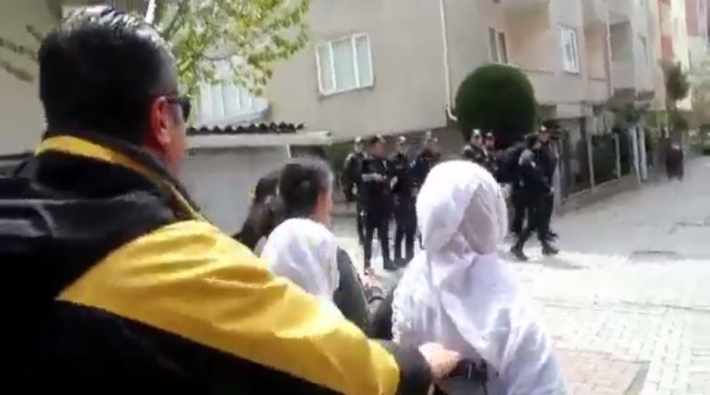 Polis copla Kürt annelere siddet uyguladi: Valilikten açiklama geldi