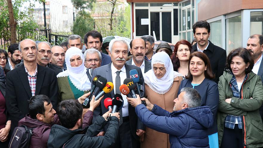 'Kayyum 1 ton 600 kilo fistikli kadayif yemis, 92 bin liraya fincan takimi almis!'