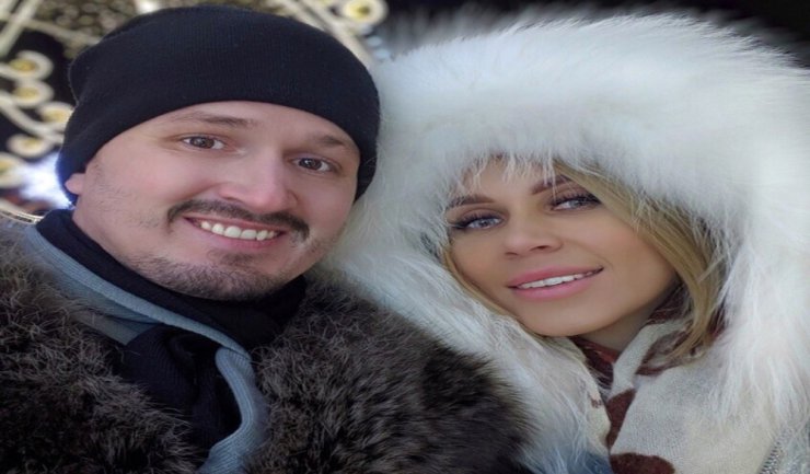 Papazin güzel karisi ortaligi karistirdi