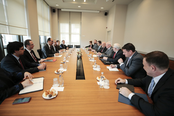 ABD ile Türkiye ‘Güvenli bölge, Idlib ve Menbiç’i görüstü’