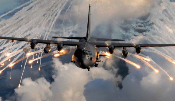 ABD öncülügündeki koalisyon uçaklari muhalifleri bombaladi