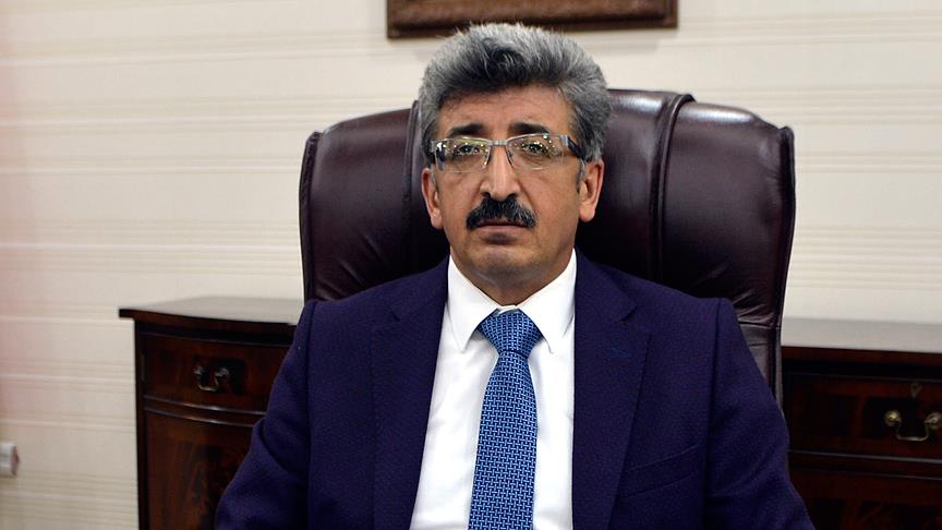 Van kayyimi Kürtçe’yi kaldirdi!