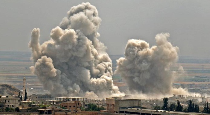 Rejim güçleri Idlib’in 5 bölgesini havadan bombaladi