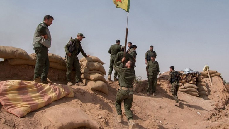 Çekdarên alîgirên Tirkiyê êrisî sê gundên Efrînê yên di destê YPGê de kirin