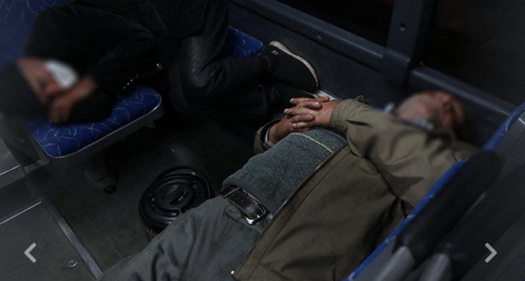 +   ڤیدیۆ   ...    لە ئێران بە هۆی نەبوونی و هەژاری ڕێژەیەکی زۆر لە ناو پاسەکان ژیانیان دەگوزەرێنن