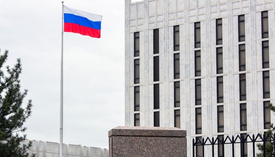 ڕووسیا  : ئەمریکا " شەڕی ڤیزە و هاتن و چوونی " بەڕێ خستووە