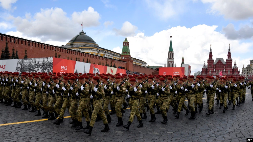ڕووسیا بە تەمایە یاسایەک پەسەند بکات کە کەسانی سەرووی ٤٠ ساڵیش بتوانن ببنە سەرباز