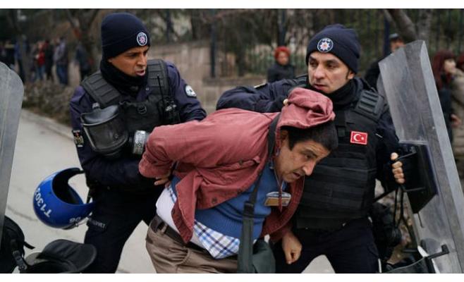 هێزە ئەمنییەکانی تورکیا لەنەورۆزدا دەیان کەس دەستگیردەکەن