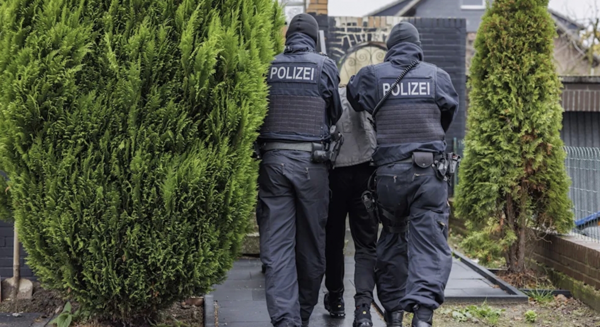 لەئەڵمانیا دوو پەنابەری عەرەب بە تۆمەتی تیرۆریستی دەستگیر کران