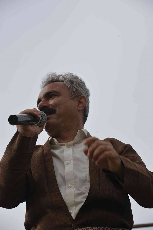 بە هۆی بەشداری کردنی لە ڕێوڕەسمی نەورۆز هونەرمەندیکی لە شاری سنە دەستبەسەر کرا