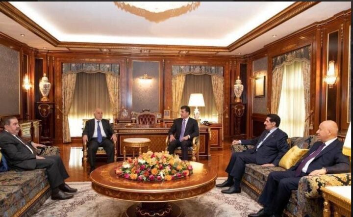 نێچیرڤان بارزانی سەرۆکی هەرێمی کوردستان پێشوازی لە حەیدەر عەبادی سەرۆکی هاوپەیمانی نەسر دەکات