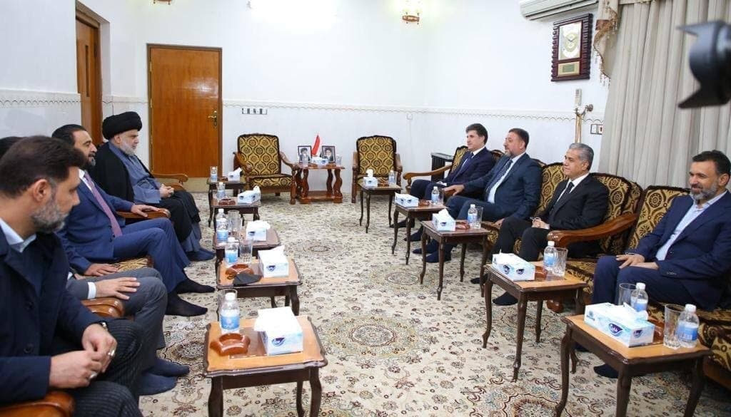 کۆبوونەوەى نێچیرڤان بارزانى و موحەمەد حەلبووسى و خەمیس خەنجەر لەگەڵ مۆقتەدا سەدر لە حەنانەى نەجەف دەستى پێکرد