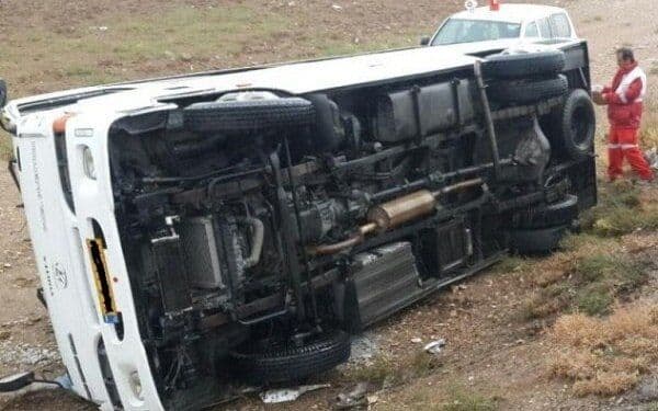 بە هۆی وەرگەڕانی پاسێک لە کرماشان ١٦ کەس بریندار بوون