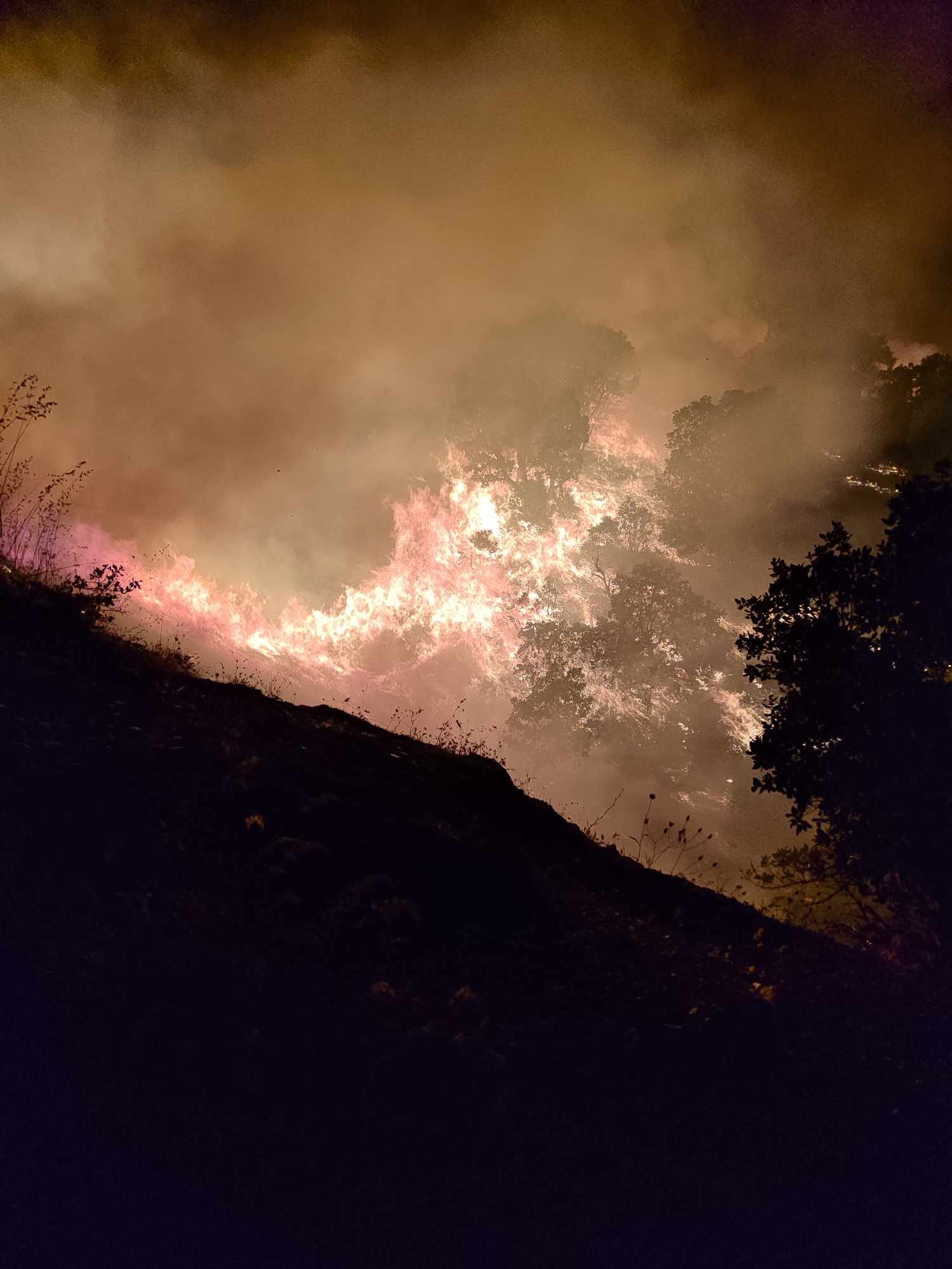 هەورە بروسکە ئاگری لە چەند گوندێکی پێنجوێن بەردا