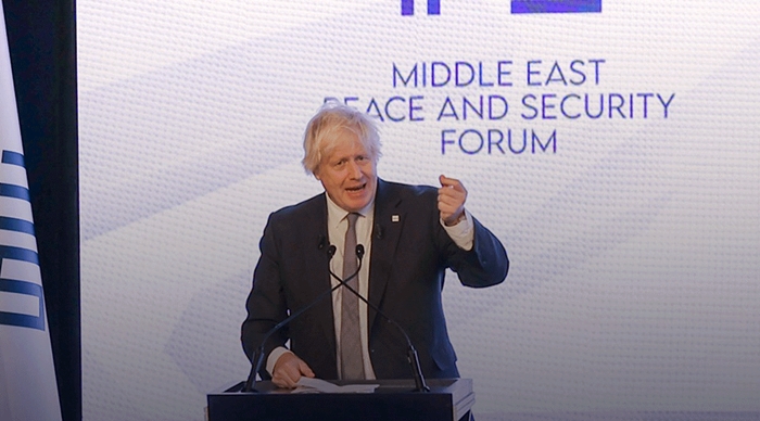 جانسن : پێشمەرگە نەک تەنیا کوردستان ، ئێمەشیان پاراست   ...