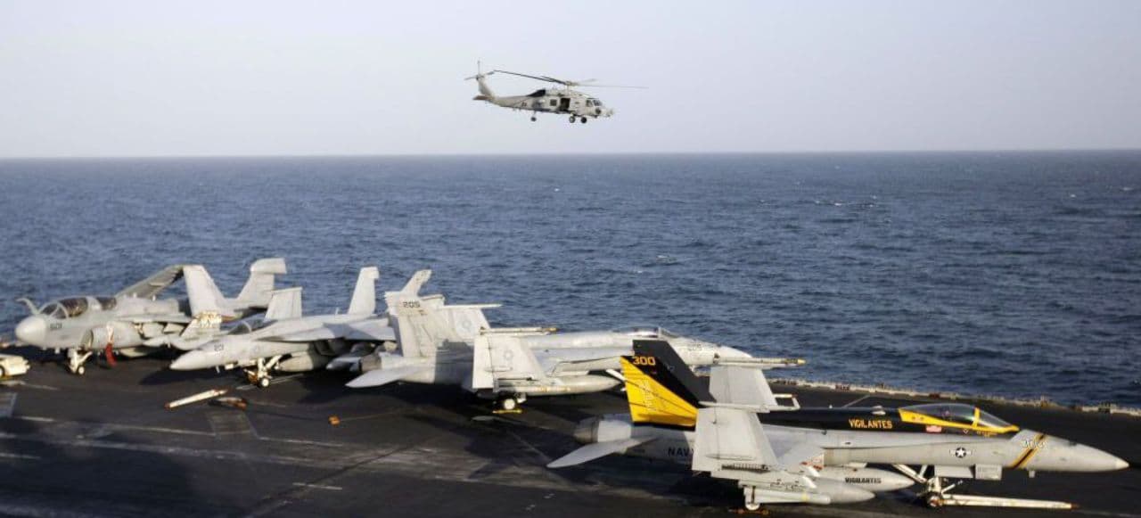 ئەمریکا لە دەریای عۆممان نەمایشی سەربازی بەڕیوە دەبات