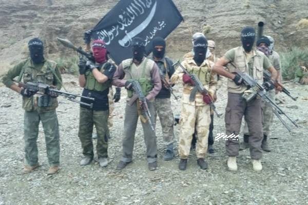 ڤیدیۆ   ...   هێزە چەکدارەکانی "جەیش العدل" ی بەلووچستان پەیامی پاڵپشتی خۆیانیان بۆ ڕووخاندنی کۆماری ئیسلامی ئێران ڕاگەیاند