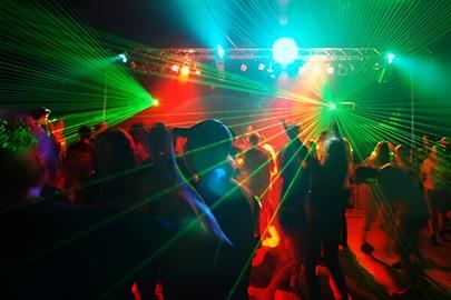 300 ژن و پیاوی ئێرانی لە میوانییەکدا دەستبەسەر کران