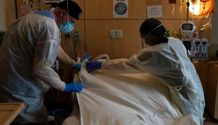 تەندروستیی جیهانی: لەوەتەی ڕوانگە کردنی ئۆمیکرۆن، نیو ملیۆن کەس بە کۆرۆنا گیانیان لەدەست داوە