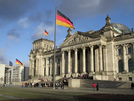 وەزارەتی گواستنەوەی ئاڵمانیا لە ڕاگەێندراوێکدا داخستنی ئاسمانی ووڵاتەکەی بە ڕووی فڕۆکە رووسییەکان ڕاگەیاند