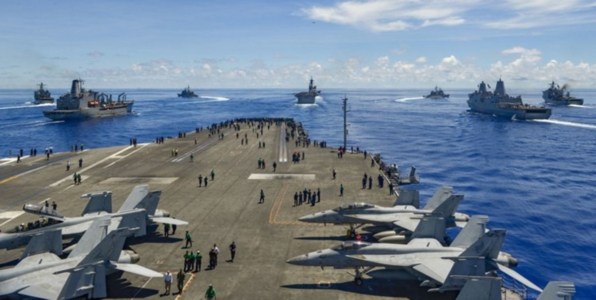 فڕۆکەگەلی شەڕکەر و کەشتیگەلی فڕۆکەهەڵگری ئەمریکی لە ئامادەباشی تەواون دوابەدوای سەفەری نانسی پلووسی بۆ تایوان