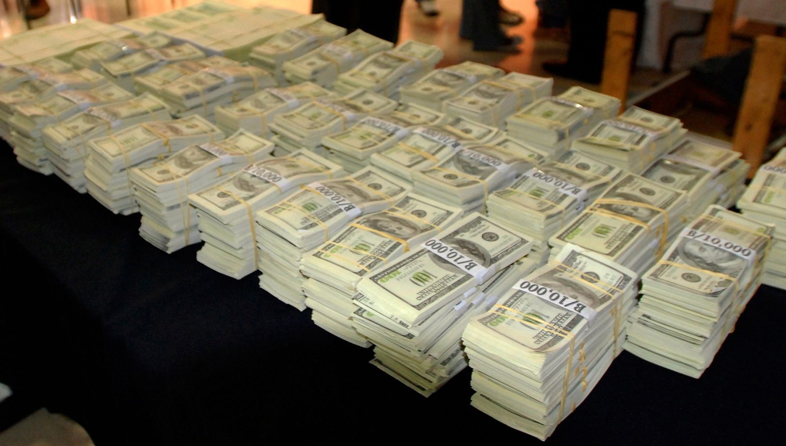 لە تورکیا یەك ملیار دۆلاری ساختە دەستی بەسەرداگیرا